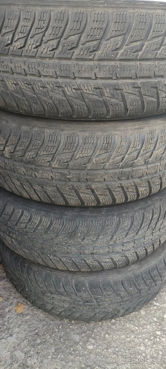 215/70R16 100H