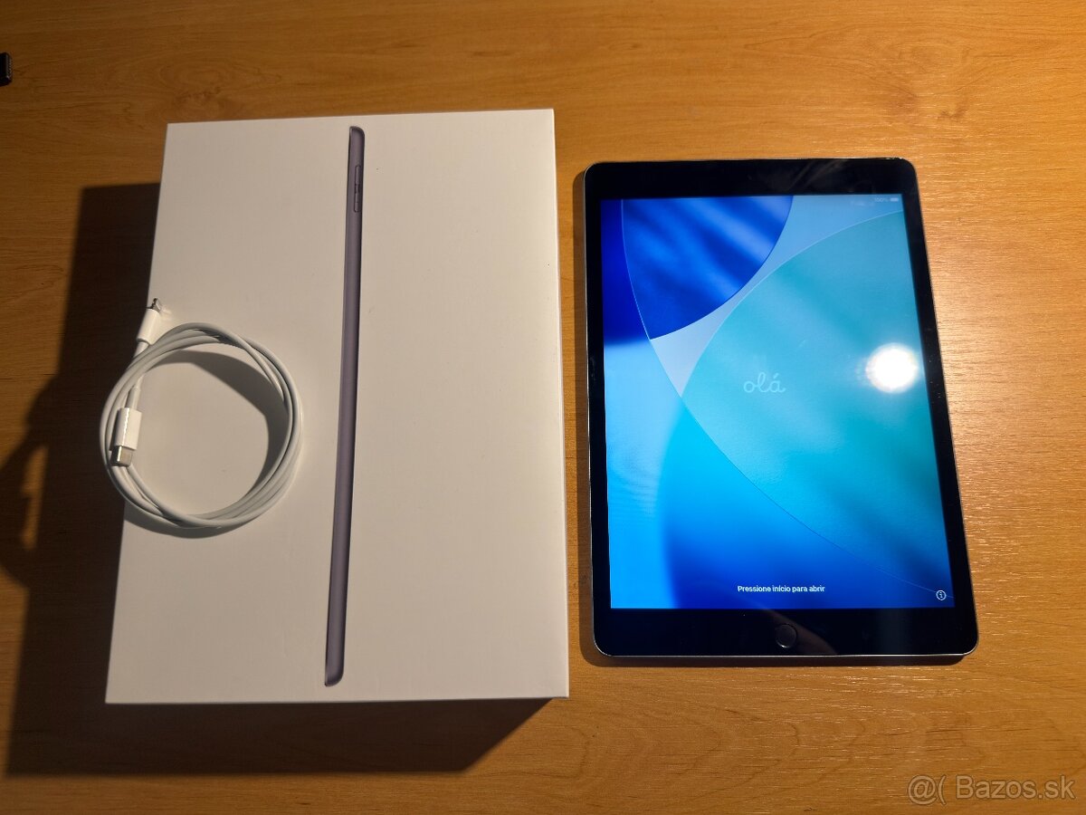 Apple iPad 10,2 64Gb + klávesnica a kryt, ZÁRUKA