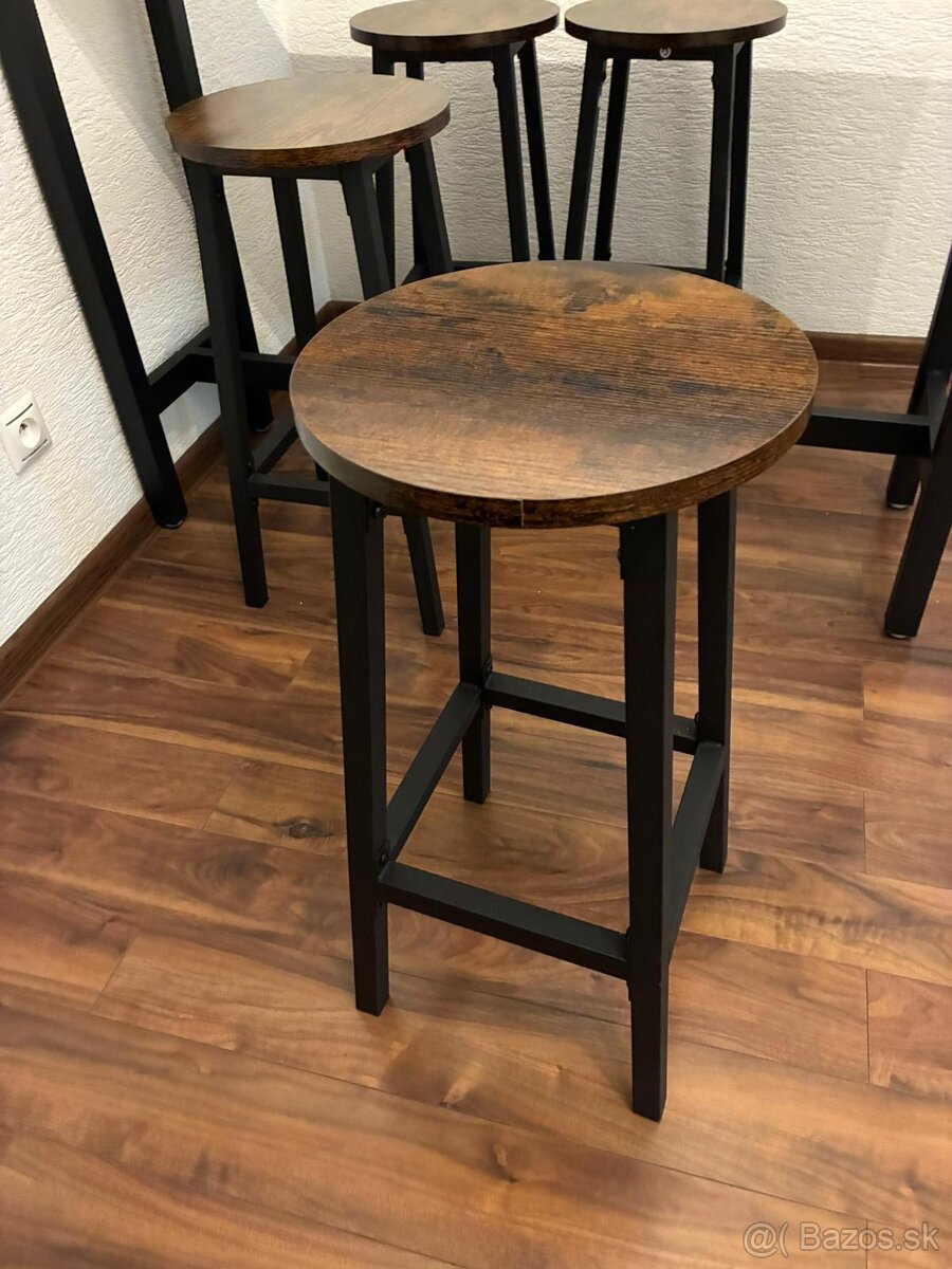 Barový stôl a stoličky