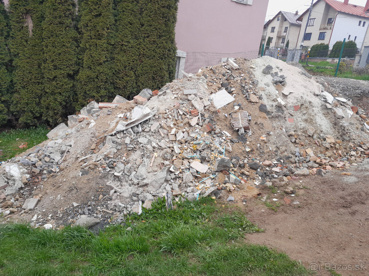 Darujem stavebnú suť