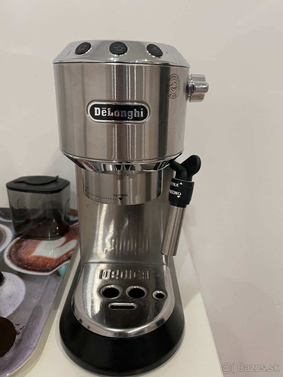 Delonghi Kávovar