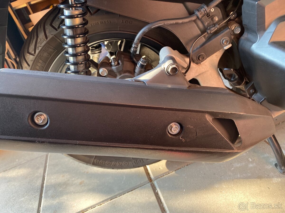 Forza 125 - tlmic vyfuku