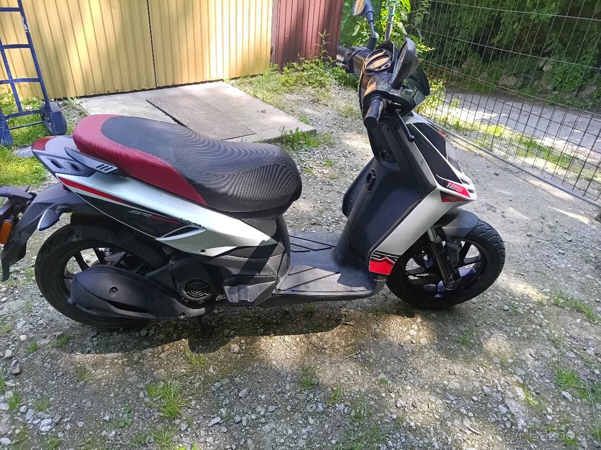 Predám Apríla SR motard 125