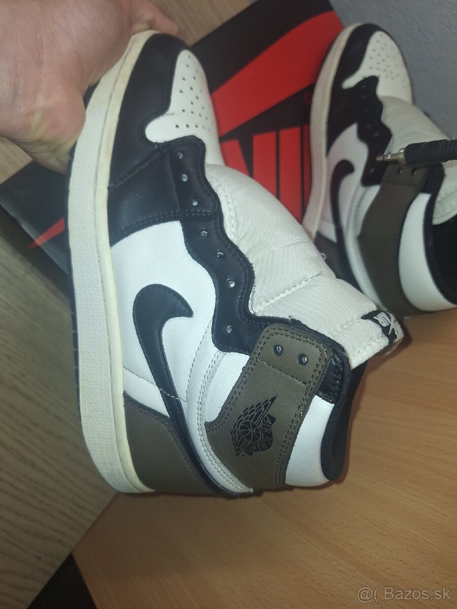 Jordan 1 mocha