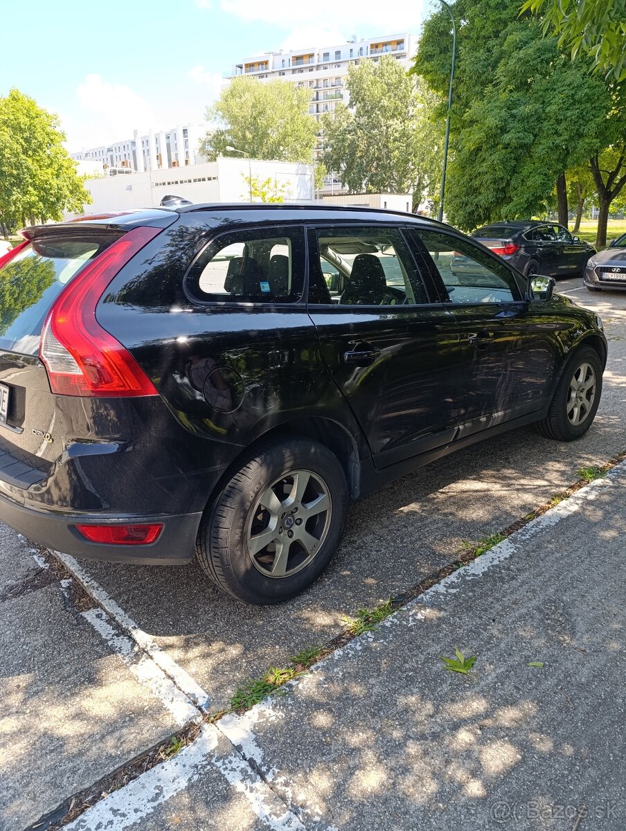 Predám Volvo XC60 r.v. 2010, päť valec, diesel, 120KW