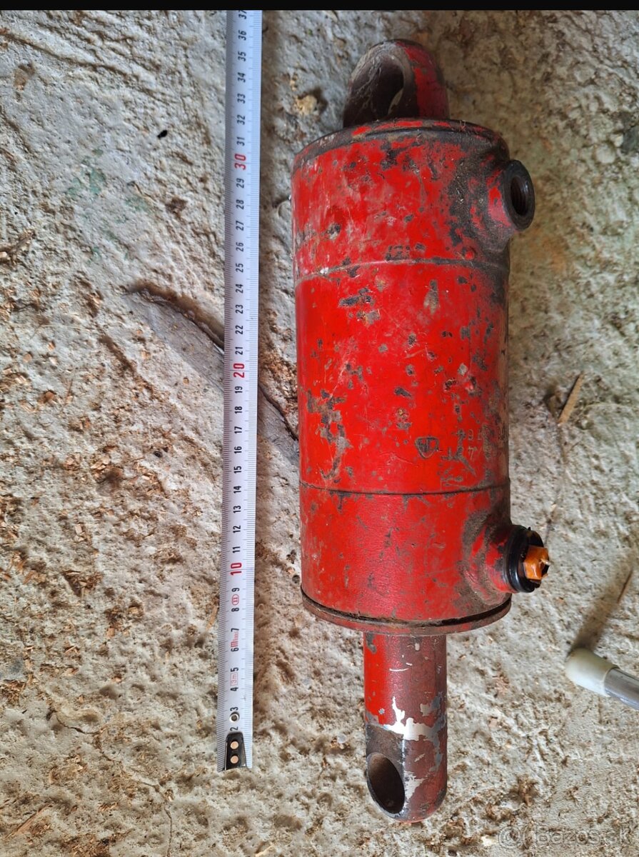 Hydraulicky valec