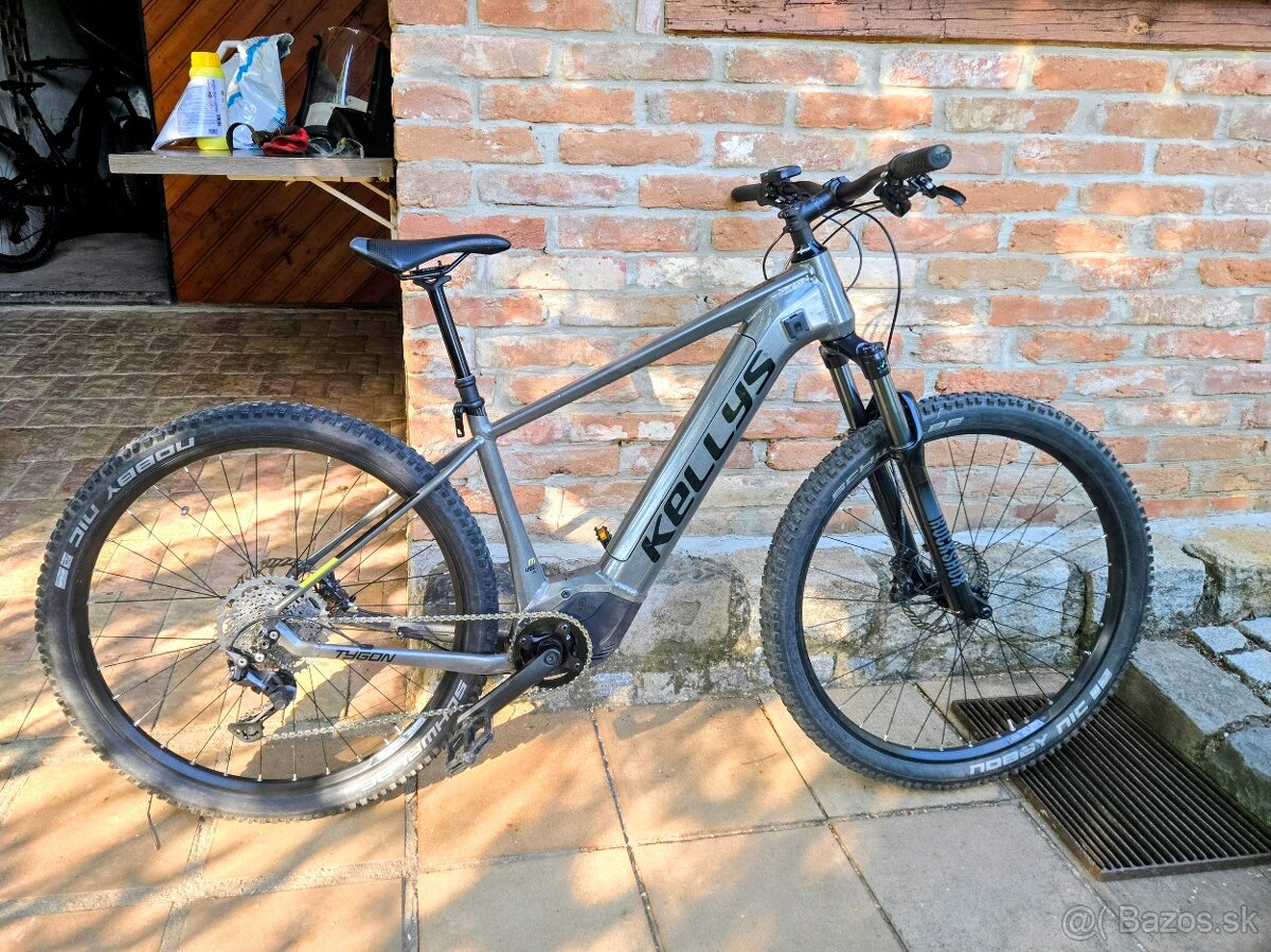 Kellys Tygon R50 P 2023, Shimano XT brzdy, teleskopka