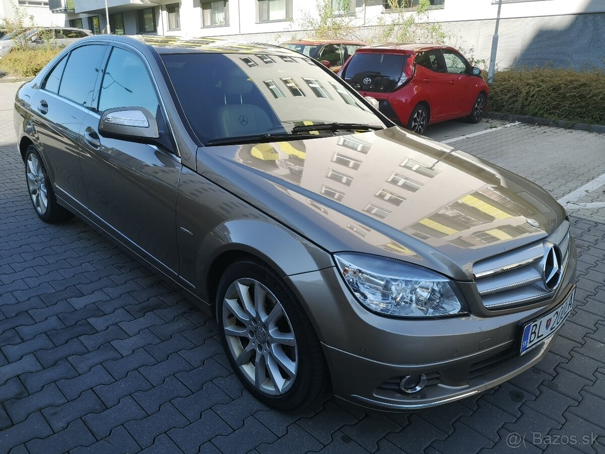 Mercedes-Benz C200kompresor 135kw W204 2007 manuál