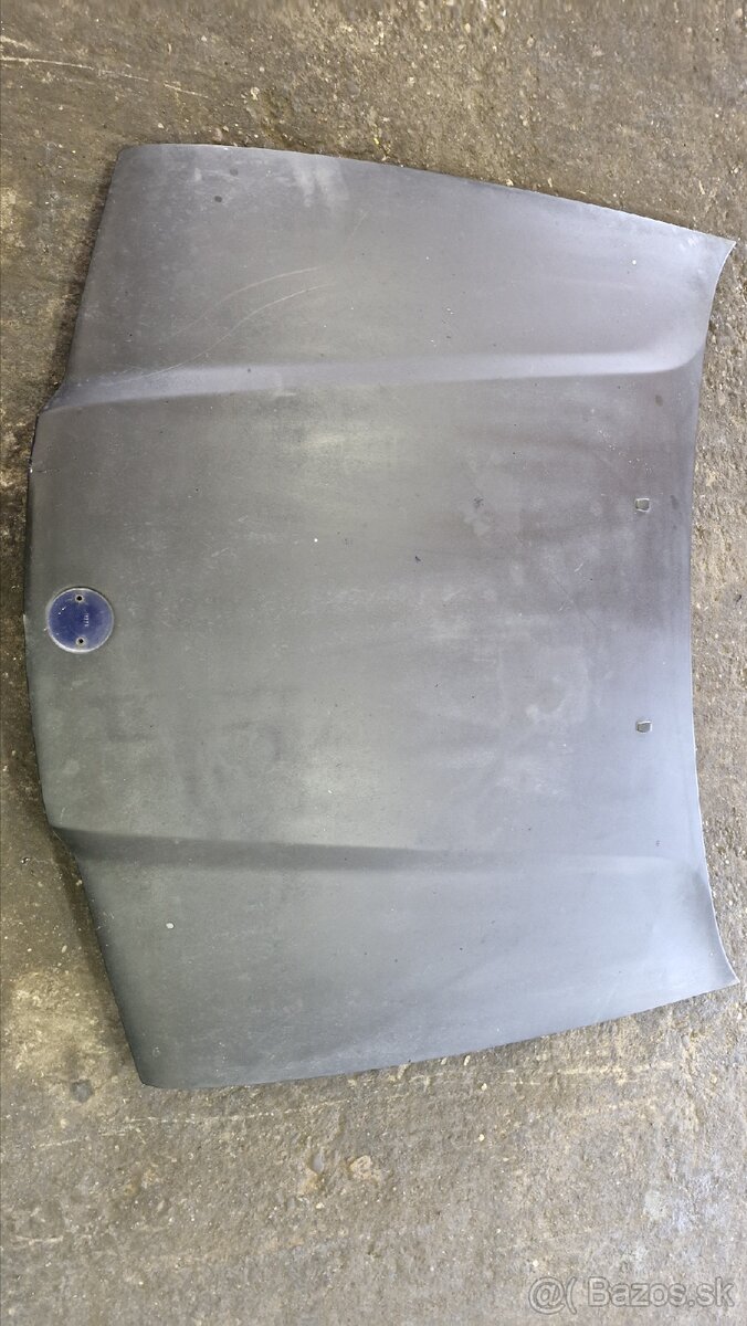 Predám kapotu na bmw E36