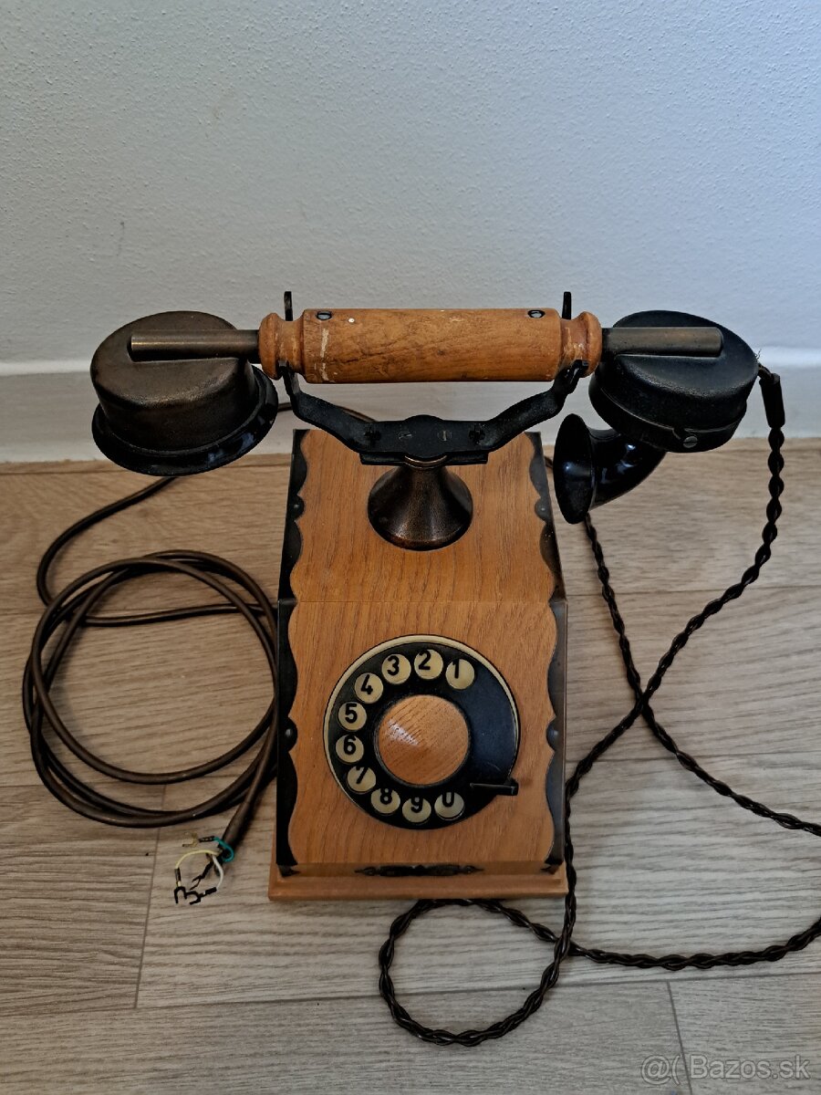 Telefon TESLA