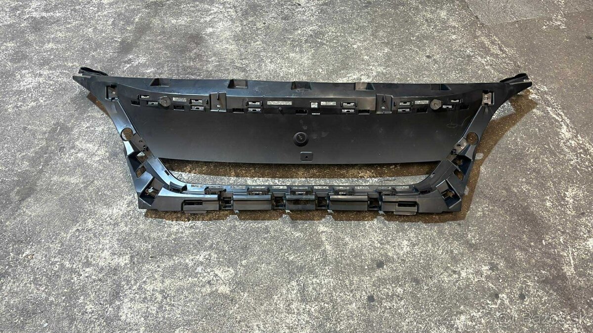 Nárazník Peugeot 5008