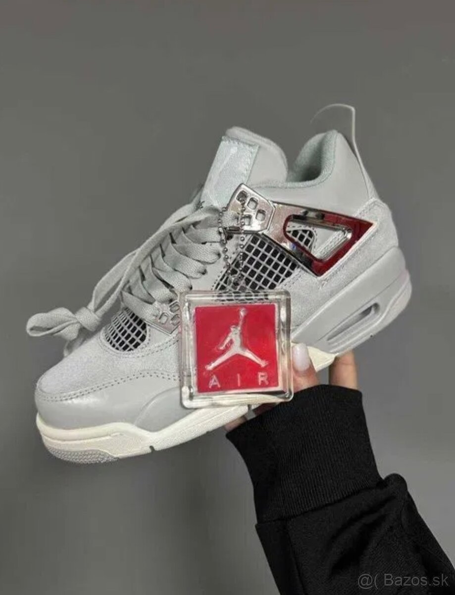 Nike Air Jordan 4 Frozen Moments