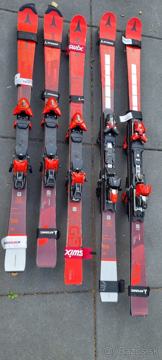 Predam pretekove Atomic Redster S9 (slalomove) a G9 (obrak)