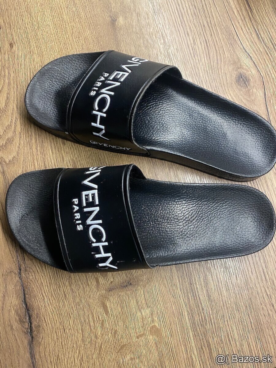 pánske šľapky givenchi