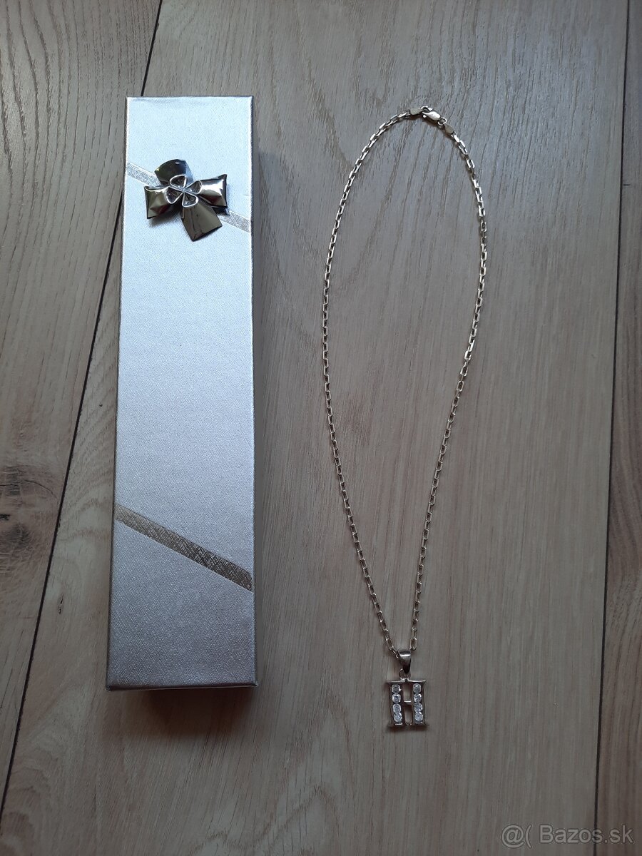 Strieborna retiazka s priveskom H