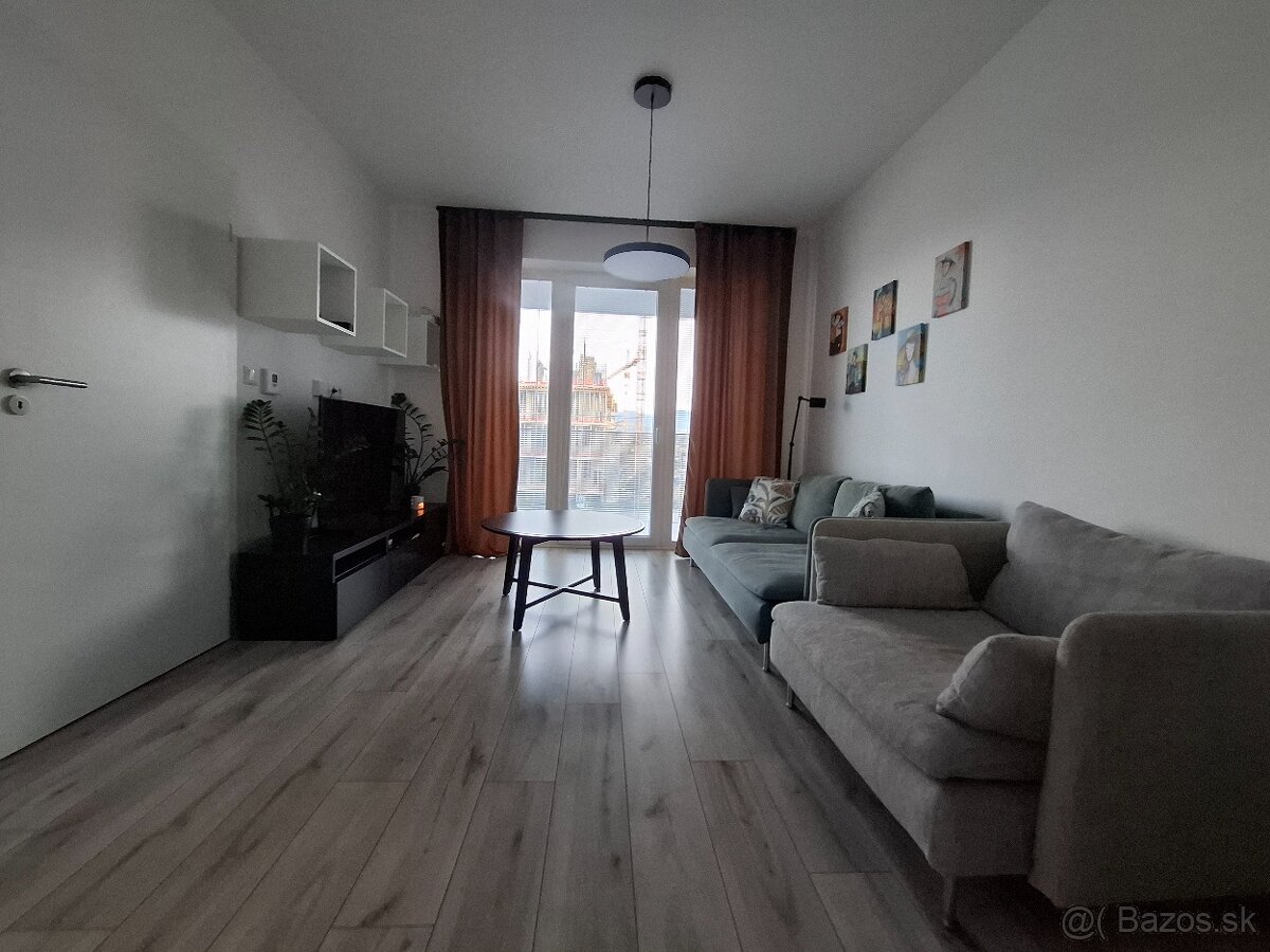 Krásny byt na prenájom - Cross