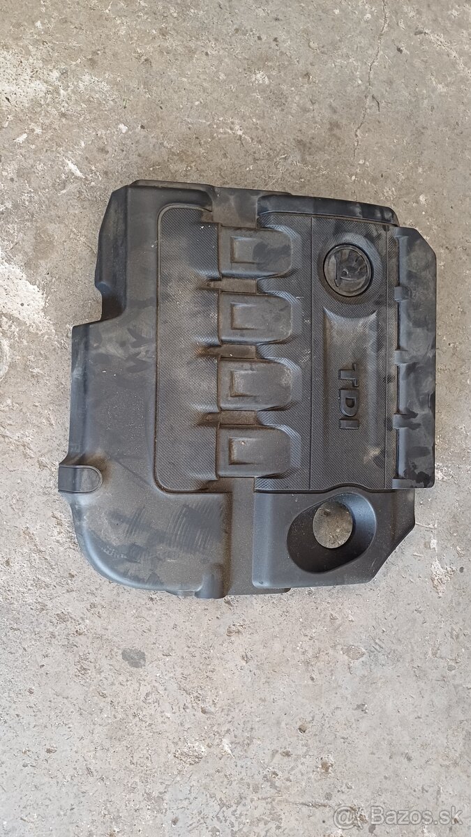 Kryt motora škoda