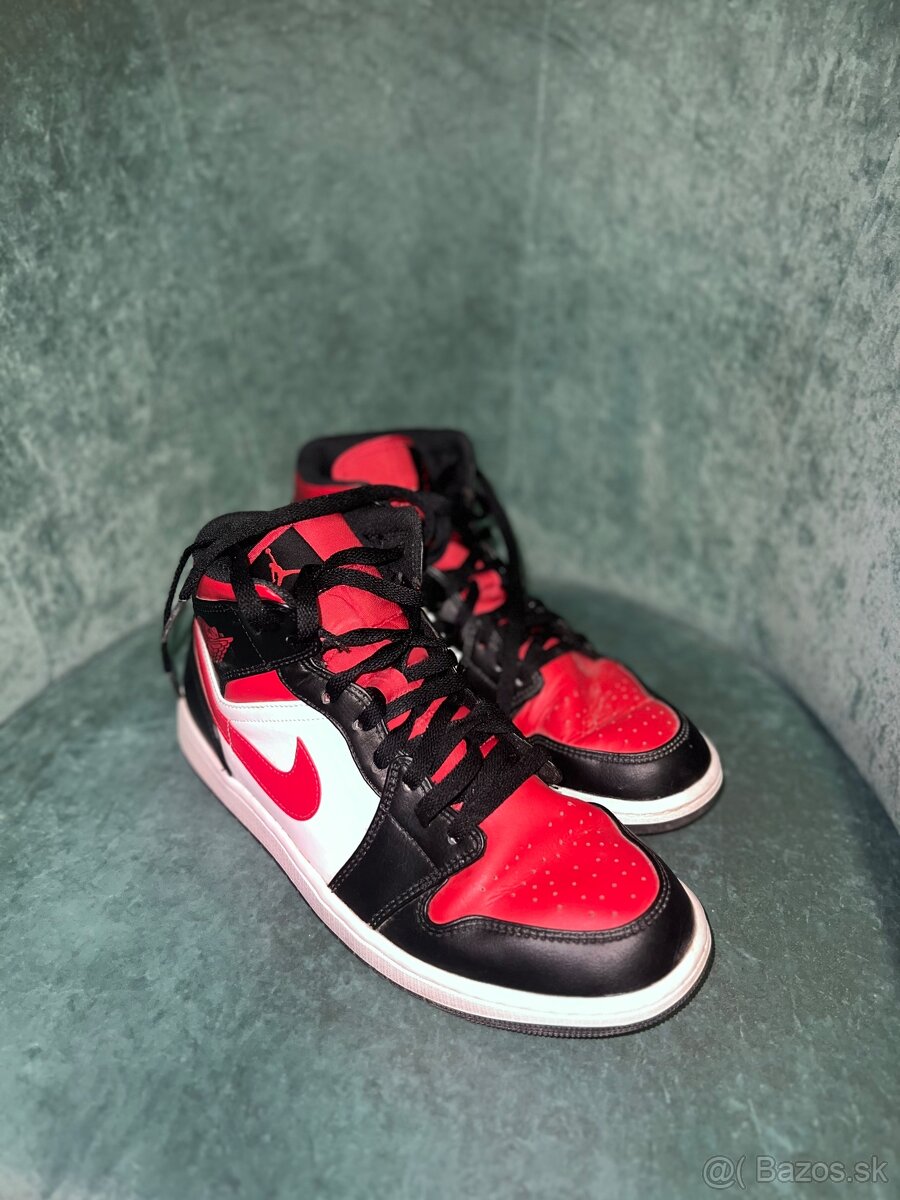 Nike Air Jordan 1 Mid “BRED TOE”