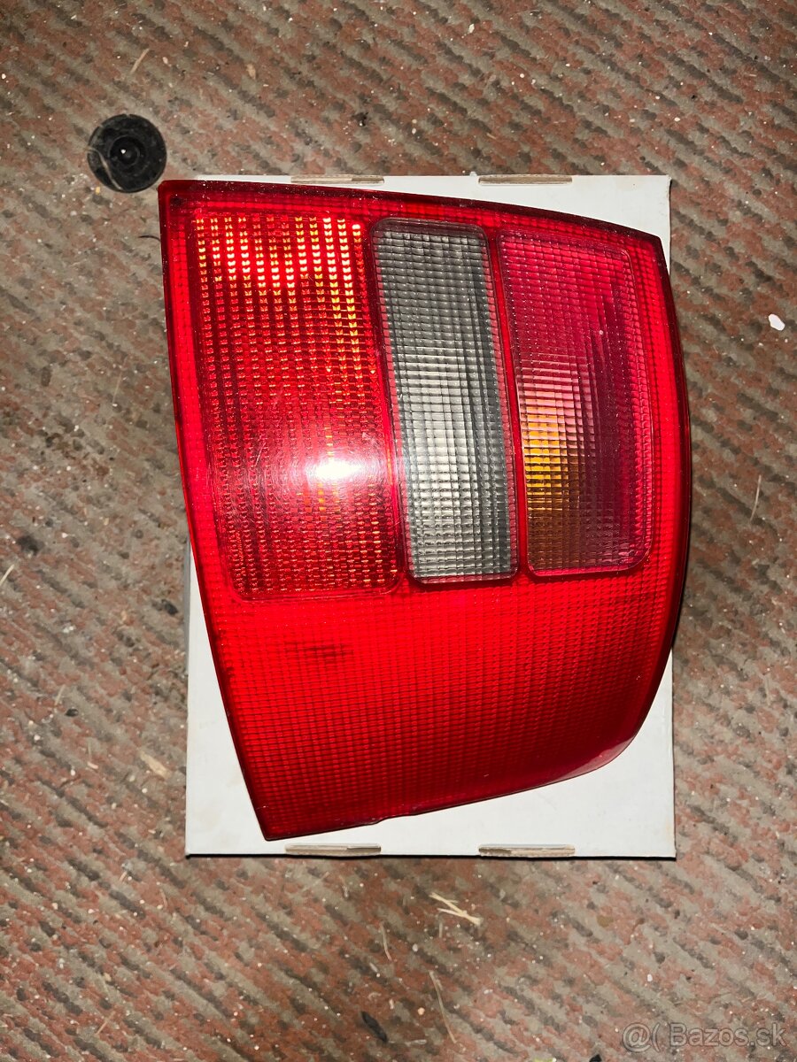 Audi A6 C5 Avant zadne svetla