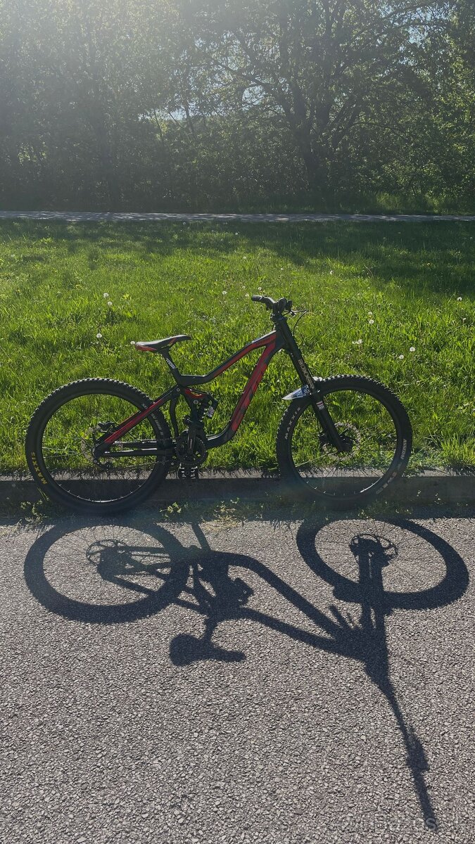 CTM Mons 2017 downhillový bicykel
