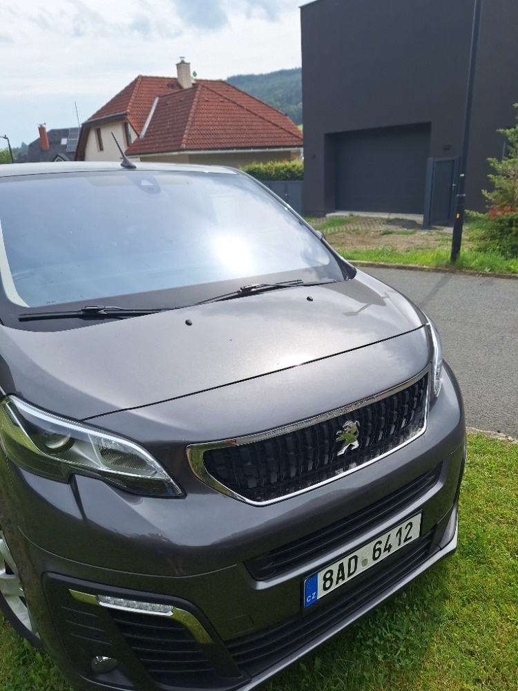 Peugeot Traveller Allure ,MAX MAX výbava,110kw , 99000km..