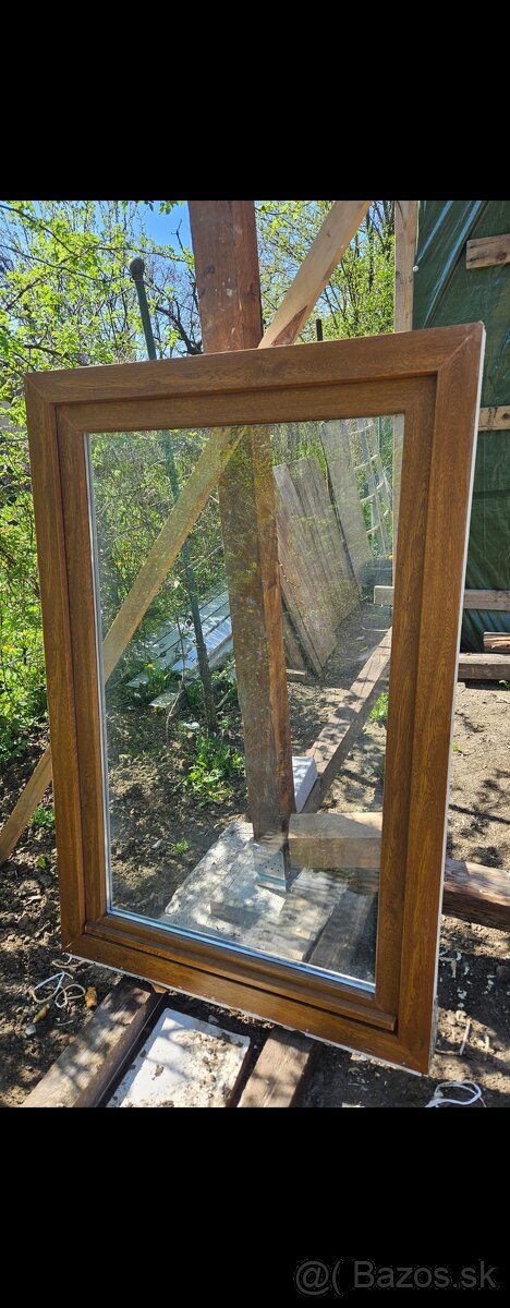 PREDAM PLASTOVE OKNA ZLATY DUB