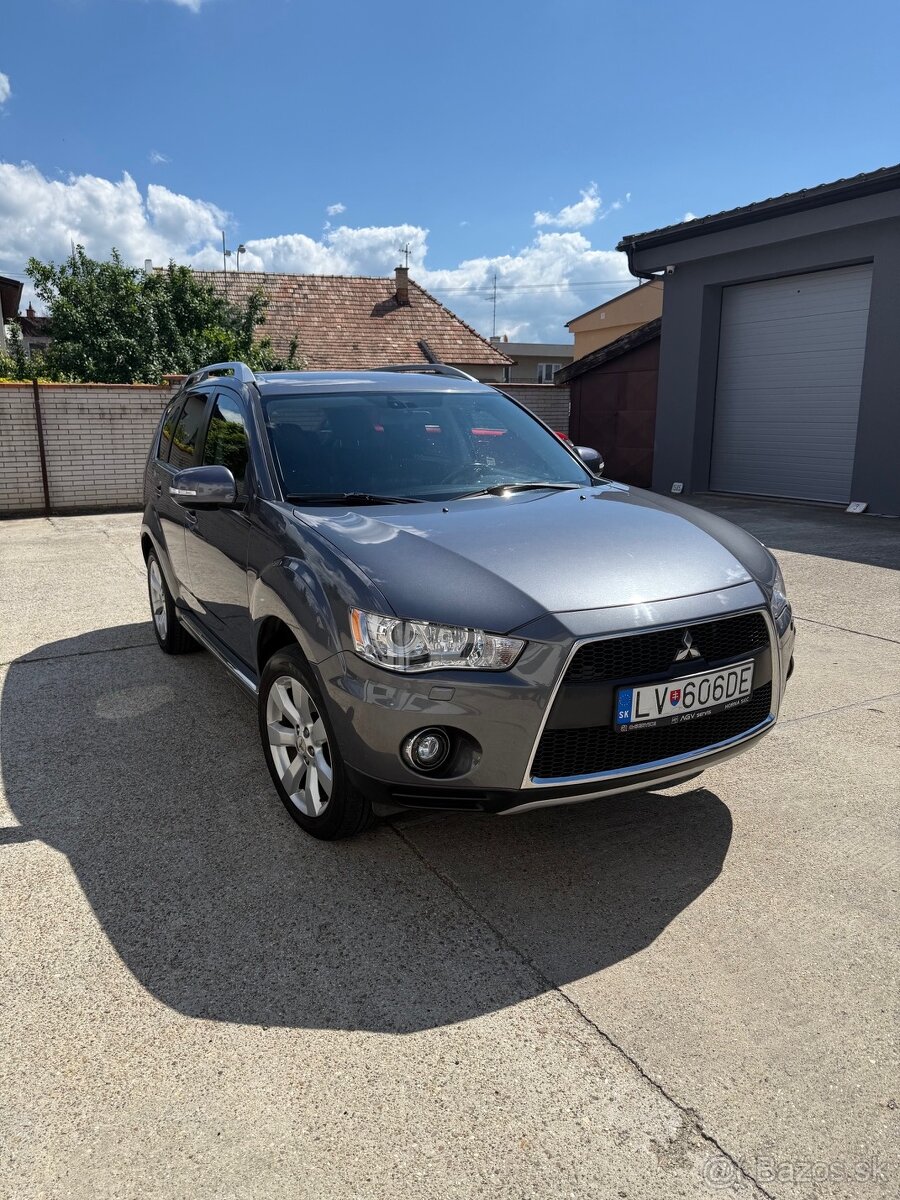 Mitsubishi Outlander SUV