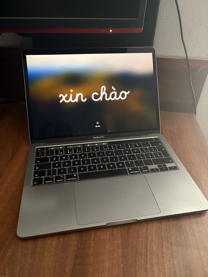 Macbook Pro 13 2020 i7 32GB Ram 512GB SSD