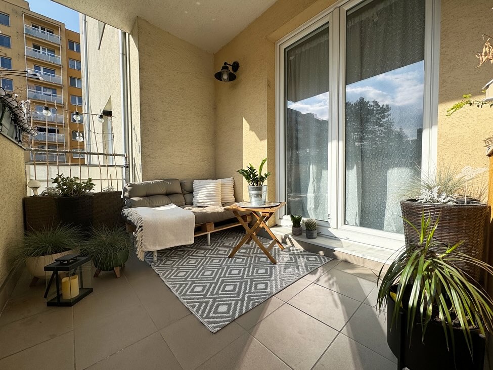 Moderný, zariadený 2-izbový byt na prenájom – Žilina.