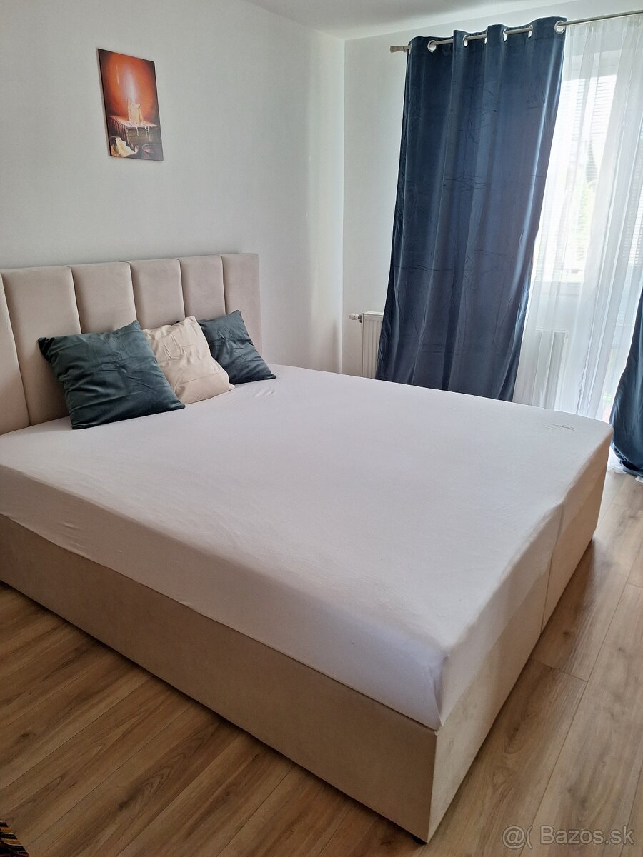 Manželská posteľ