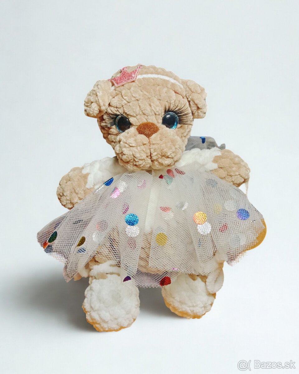 Ručne háčkovaný plyšový medvedík – Princezná (20 cm)