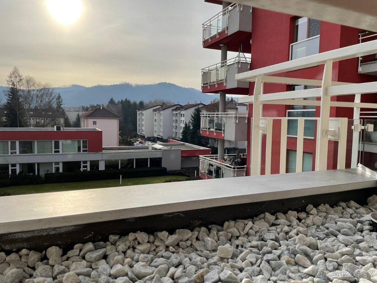 2-izbový, zariadený byt s balkónom v Panoráme