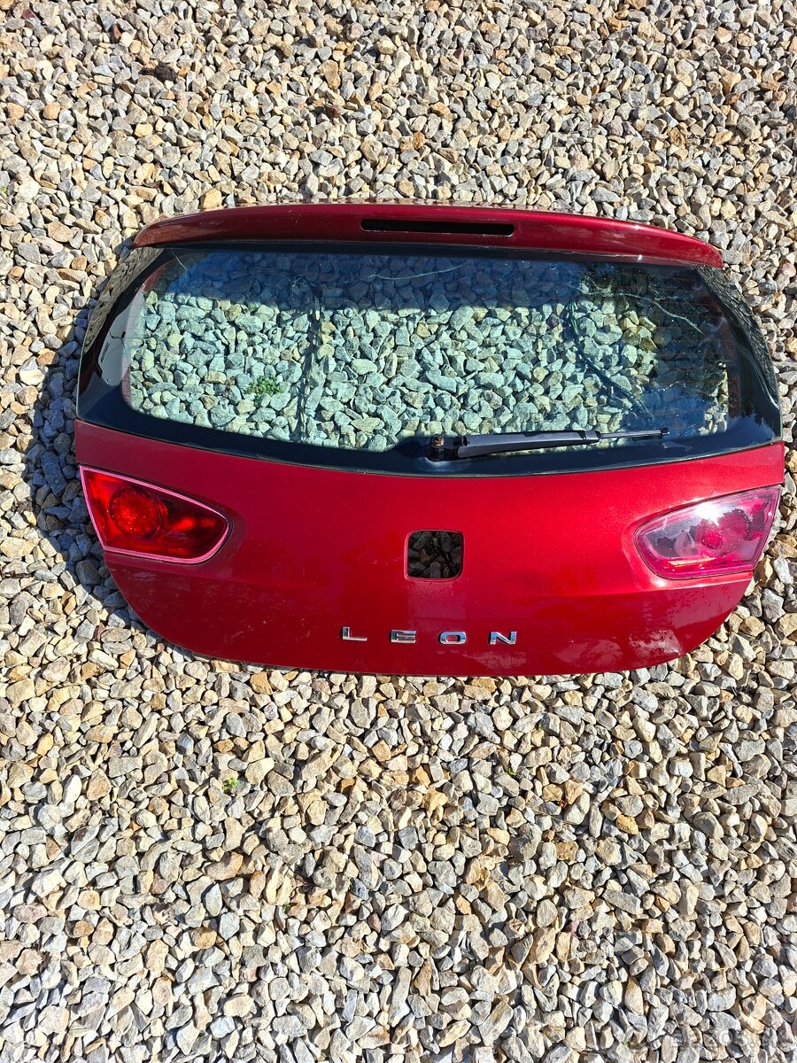 Kufrové dvere Seat Leon 1P Lift