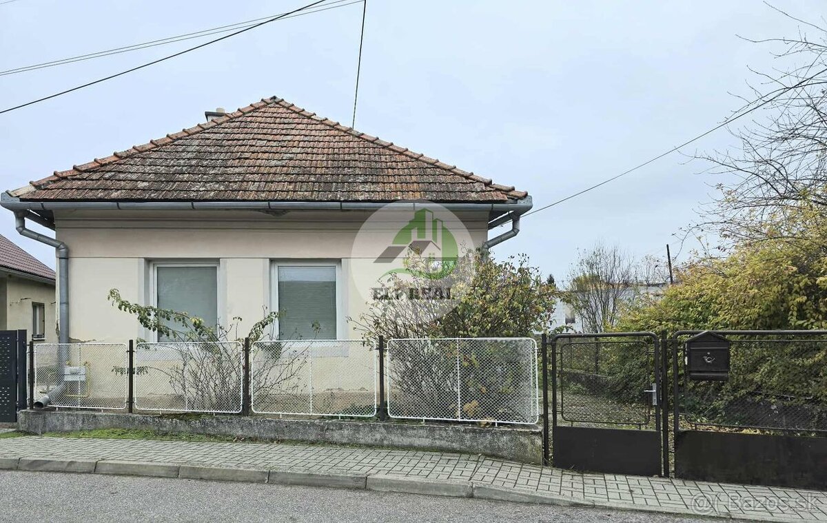 Na predaj rodinný dom v pokojnej časti obce Drienovec, KE ok