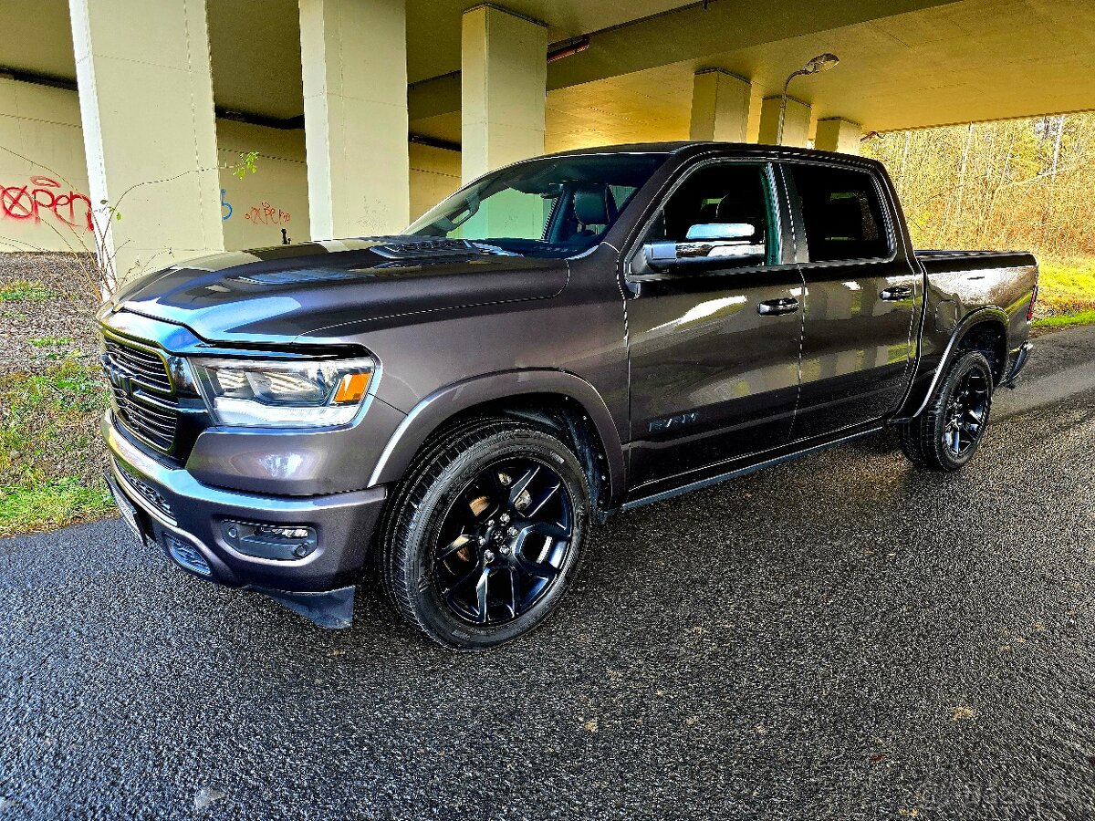 Ram 1500 5,7 HEMI, r. 2021,ODPOČET DPH, EL. PRAHY, PANORAMA