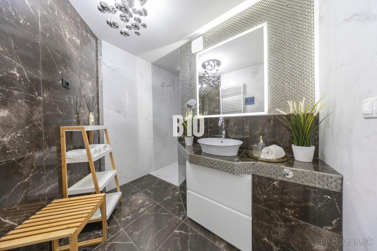 NOVOSTAVBA - Murovaná pivnica, parkovanie v garáži - Obľúben