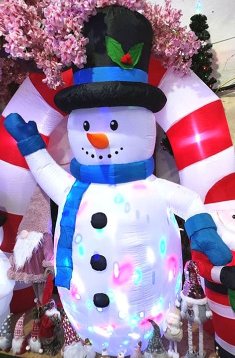 Nafukovacia svietiaca vianočná dekorácia s osvetlením