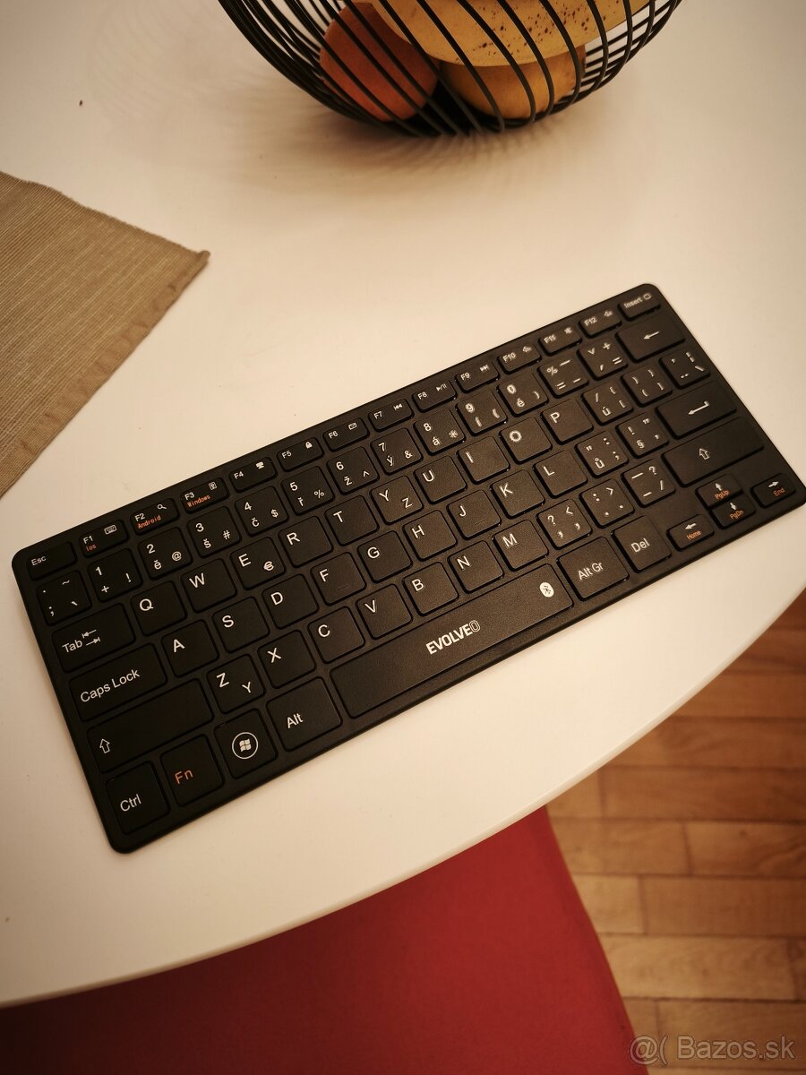 Bezdrôtová bluetooth klávesnica EVOLVEO k tabletu / mobilu