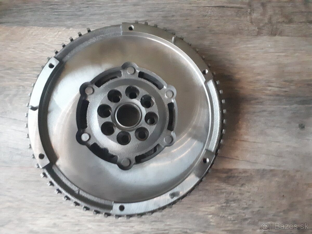 Zotrvačnik Mazda 3 Mazda 6 lift