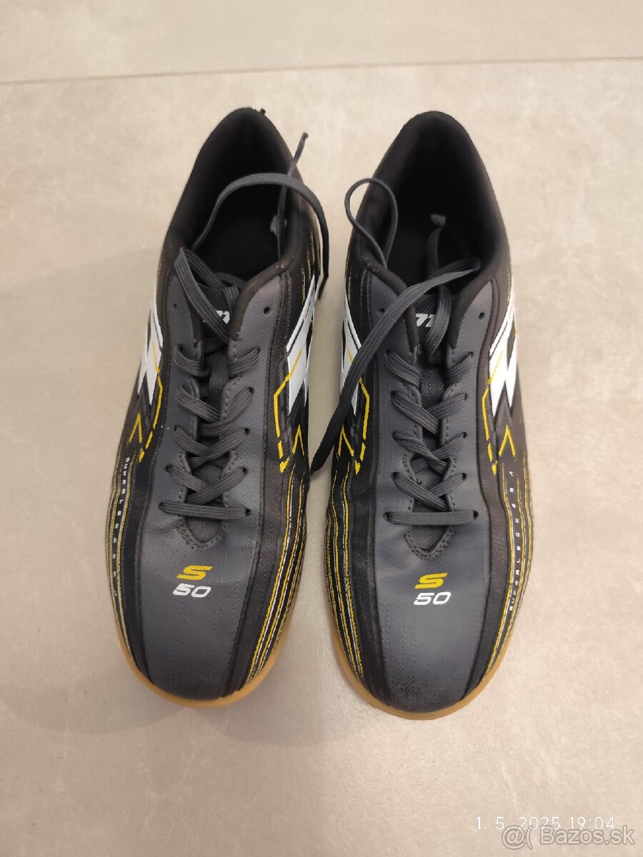 Ponúkam detské halovky Lotto, velkost 38