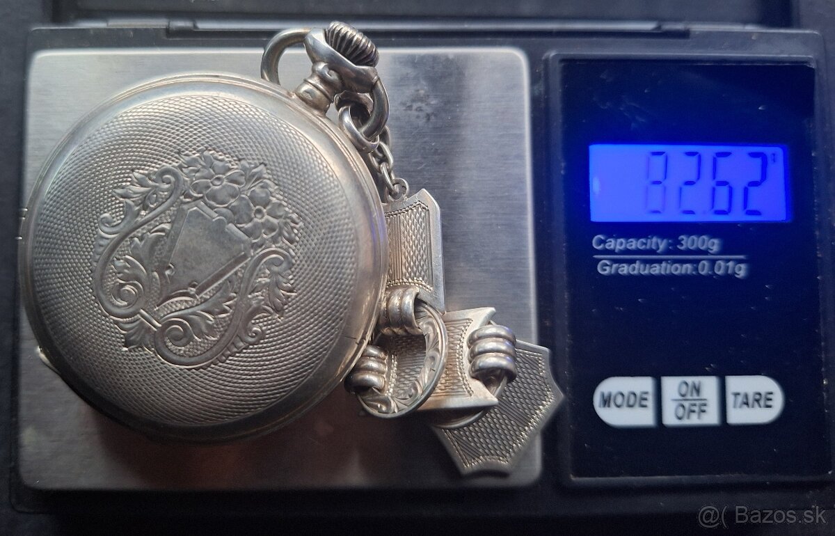 Strieborné vreckové hodinky