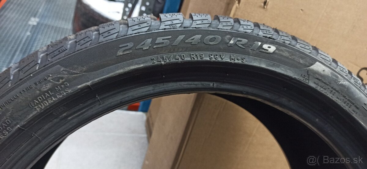 Pirelli 245/40R19 98V