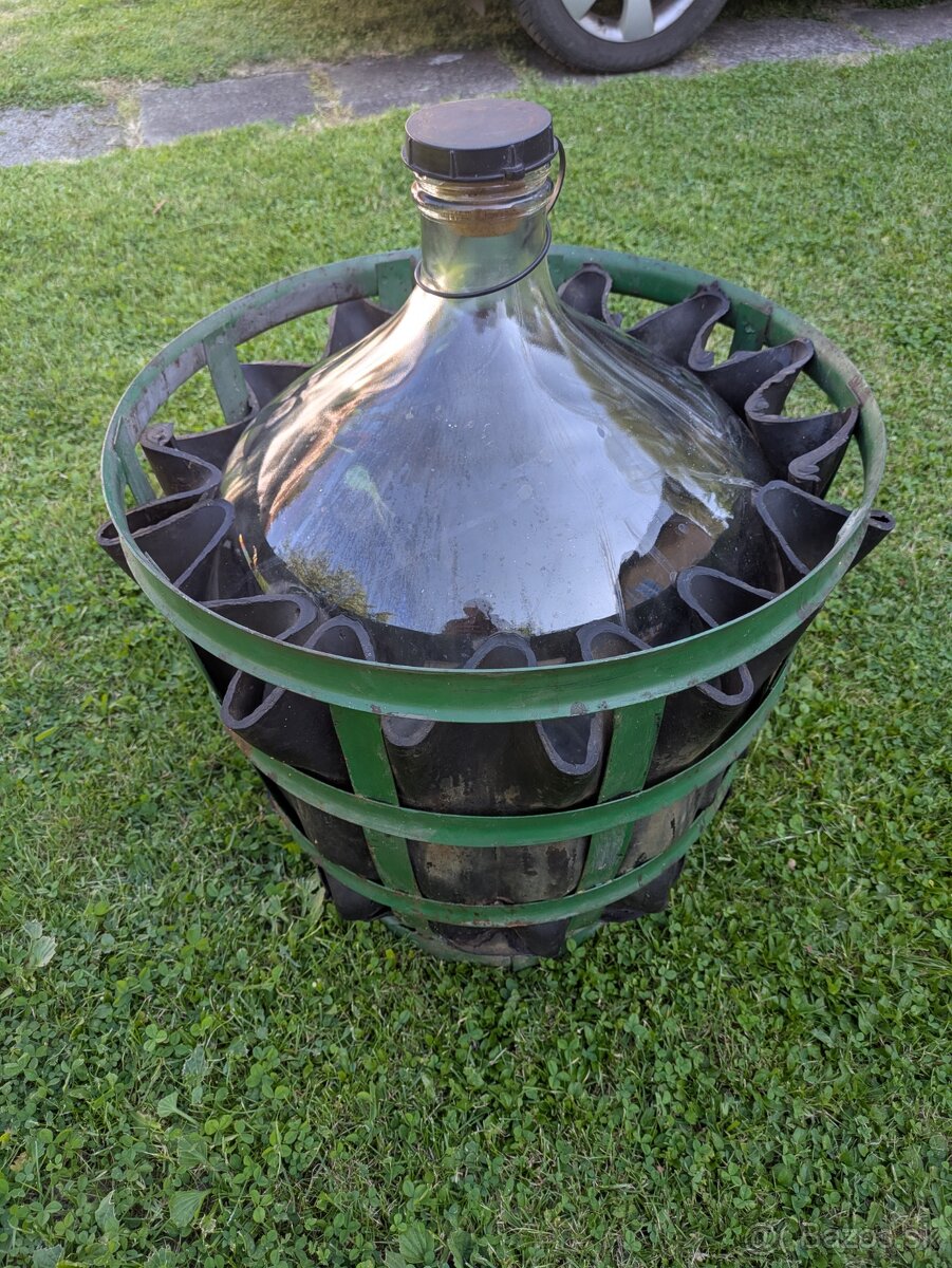 Demižon s košom