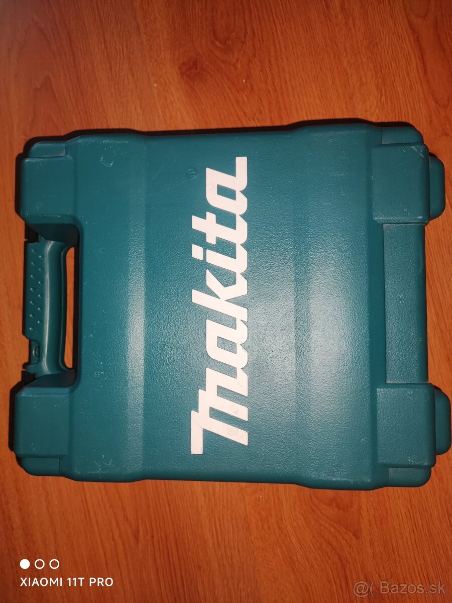 Aku vŕtací skrutkovač Makita