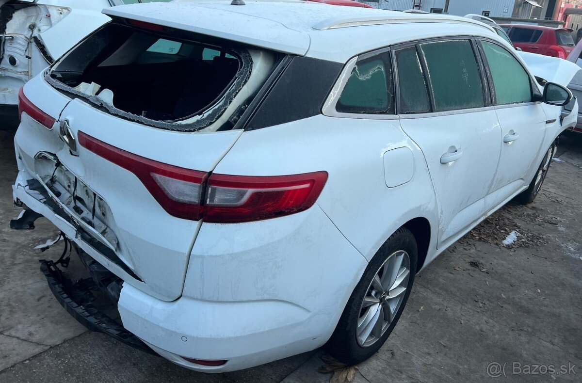 Renault MEGANE GRANDTOUR IV 2017 predám DVERE, ZADNÉ SVETLÁ,