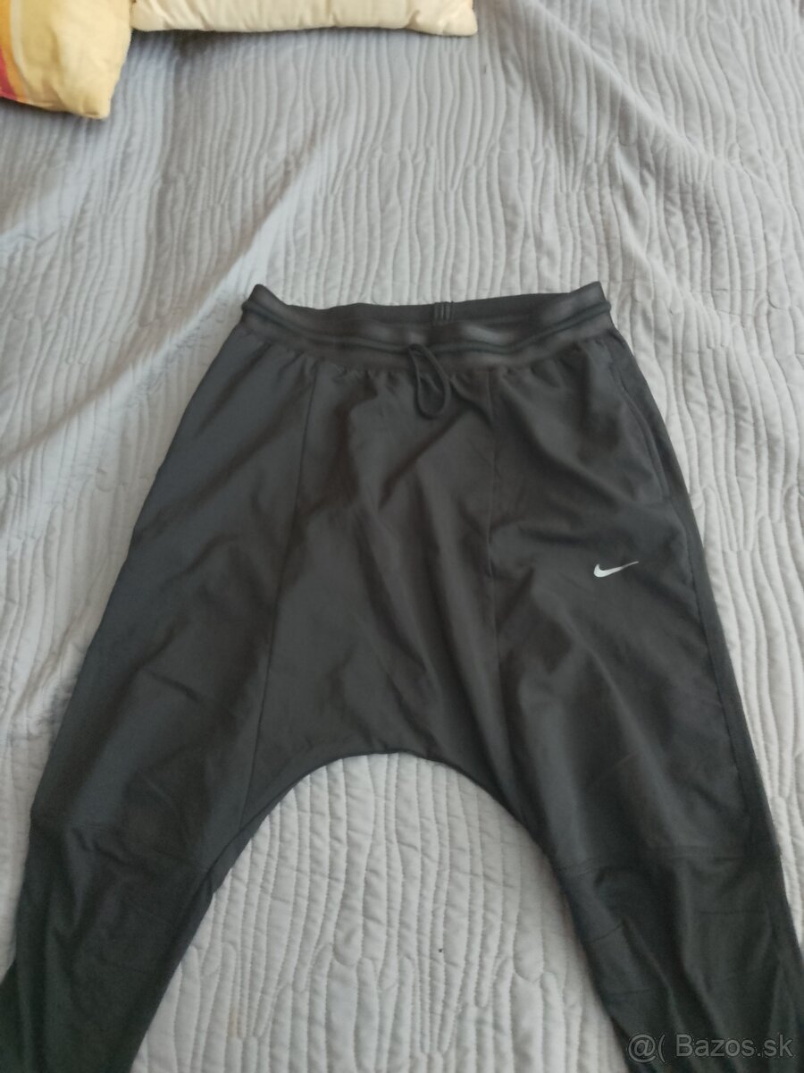 Pudlove nohavice nike