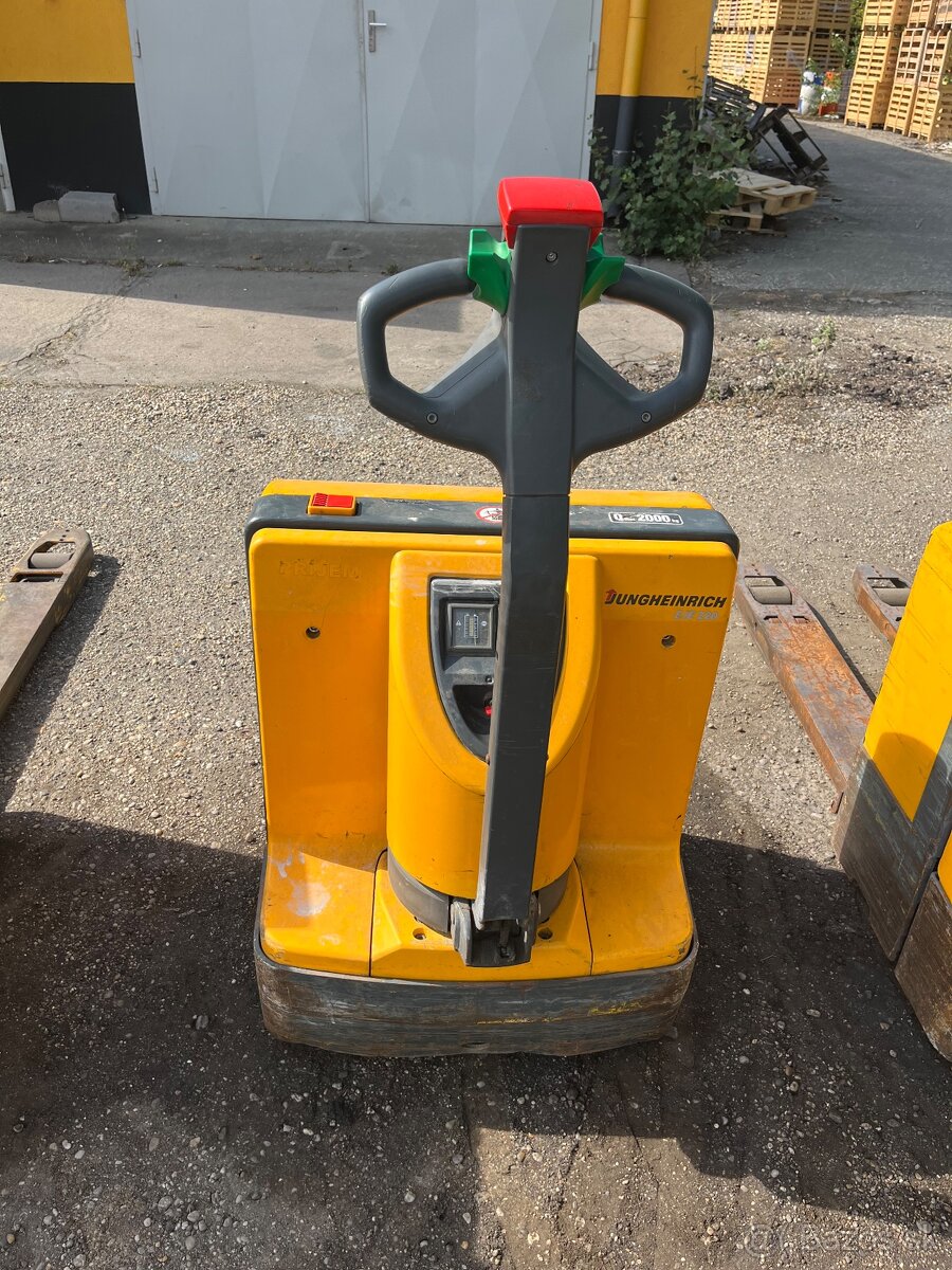 Elektricky paletový vozík Jungheinrich EJE 220