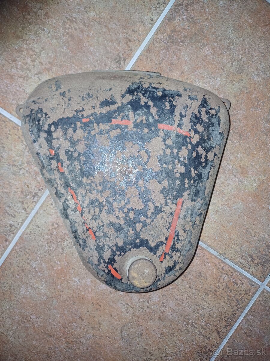 Predám kastlik na náradie cz125t