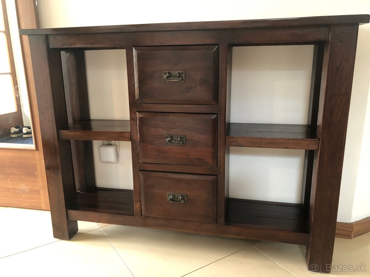 Komoda v rustikálnom štýle z masívu