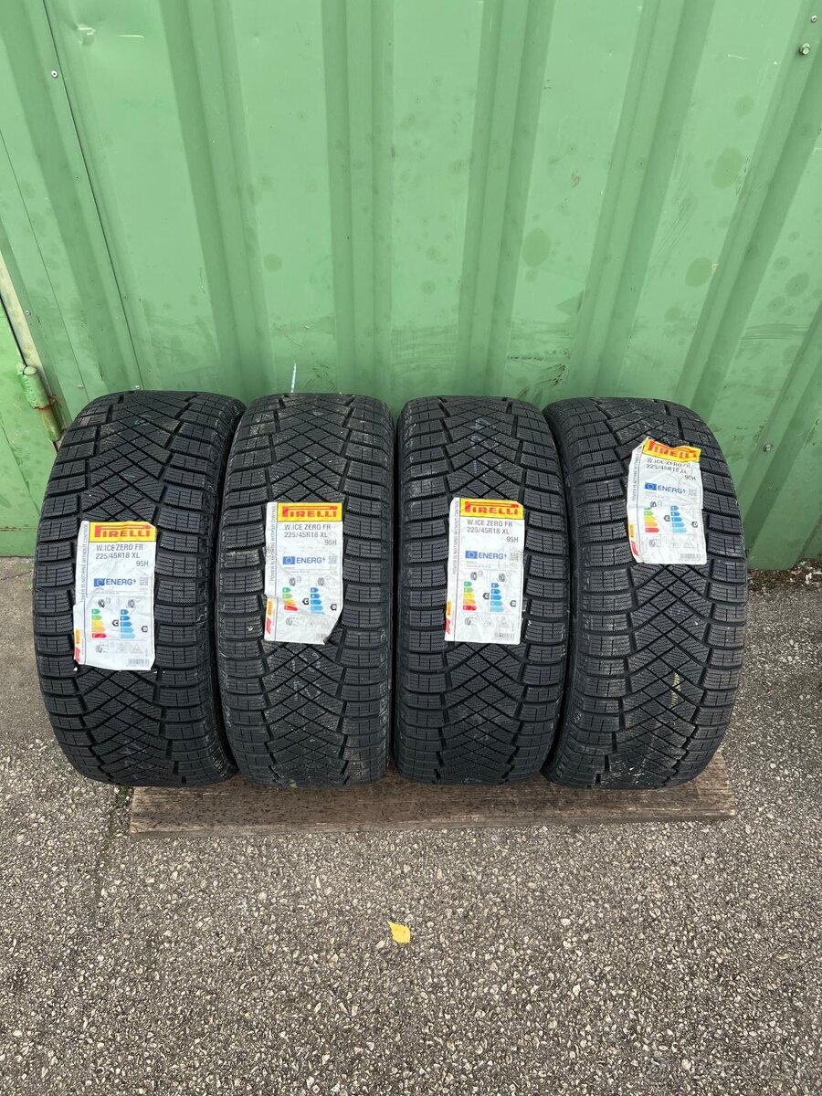 Zimné pneumatiky Pirelli 225/45R18